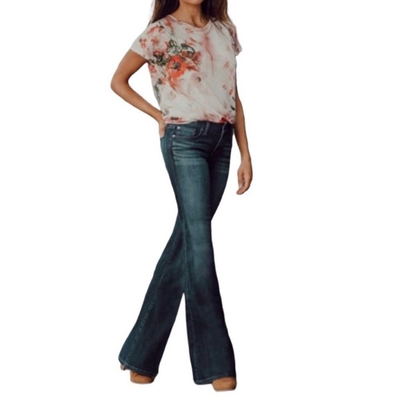 TAHARI Antique Wash Blue Jeans w/Medium-High Waist & Slight Flare - NWOT - Picture 1 of 9